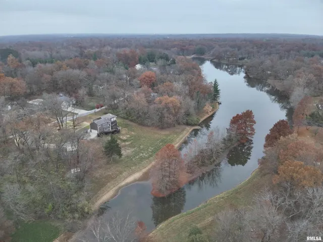 $525,000 | 16429 North Hawthorne Lane, Mount Vernon, IL 62864