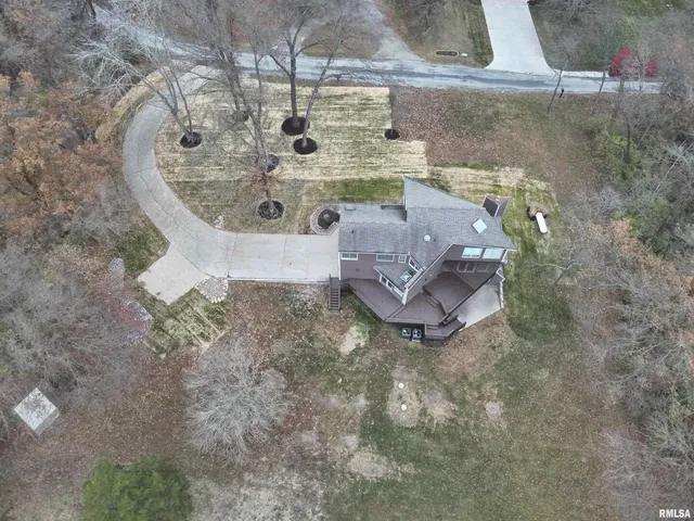 $525,000 | 16429 North Hawthorne Lane, Mount Vernon, IL 62864