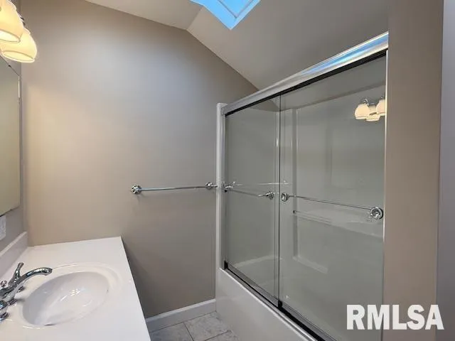 $525,000 | 16429 North Hawthorne Lane, Mount Vernon, IL 62864