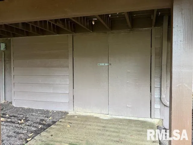 $525,000 | 16429 North Hawthorne Lane, Mount Vernon, IL 62864