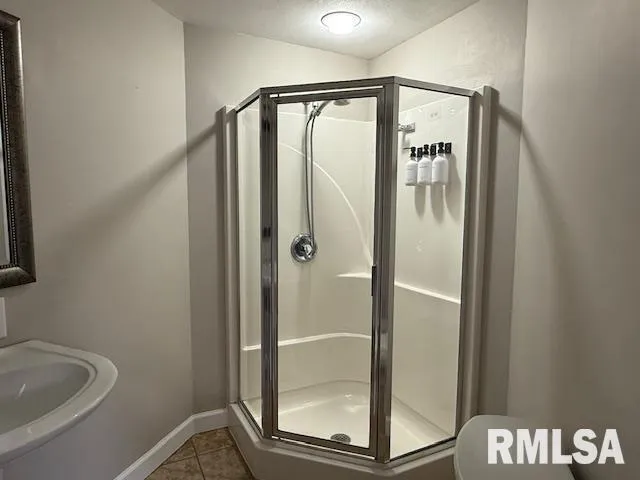 $525,000 | 16429 North Hawthorne Lane, Mount Vernon, IL 62864