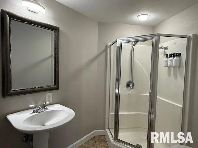 $525,000 | 16429 North Hawthorne Lane, Mount Vernon, IL 62864