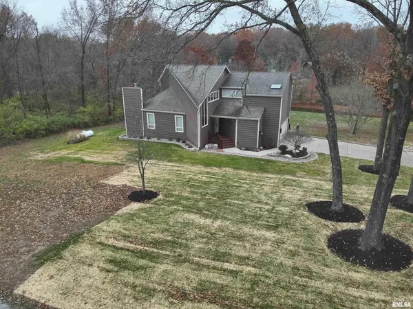 $525,000 | 16429 North Hawthorne Lane, Mount Vernon, IL 62864