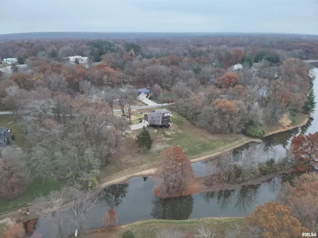 $525,000 | 16429 North Hawthorne Lane, Mount Vernon, IL 62864