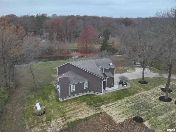 $525,000 | 16429 North Hawthorne Lane, Mount Vernon, IL 62864