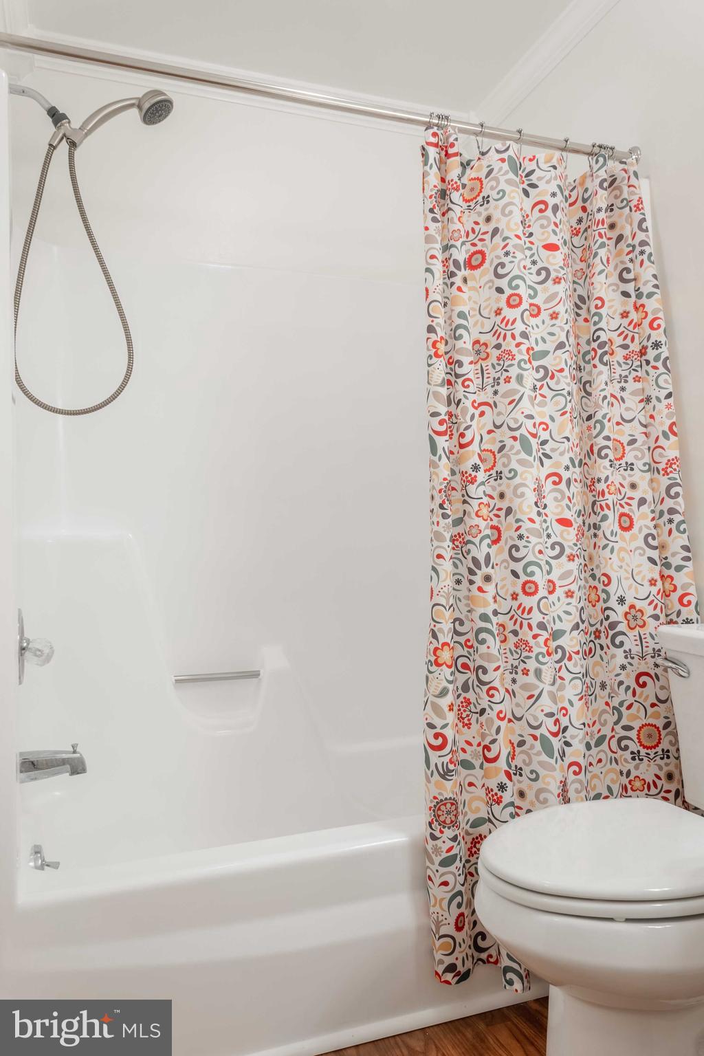 7206 Rainbow Lane Frederick, MD 21702 - Photo 37 of 53 Hallway bath