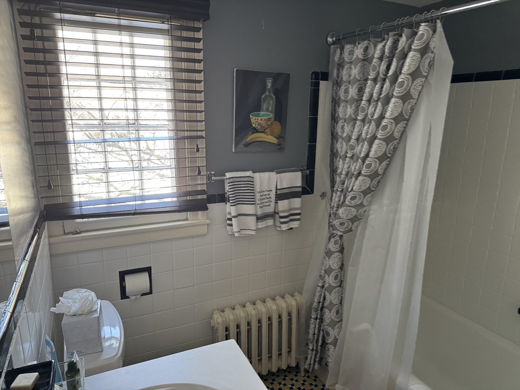 49 Metcalf Street Worcester, MA 01609 - Photo 25 of 38