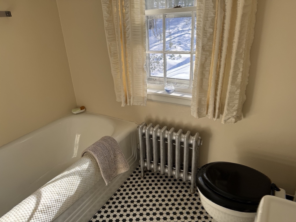 49 Metcalf Street Worcester, MA 01609 - Photo 31 of 38