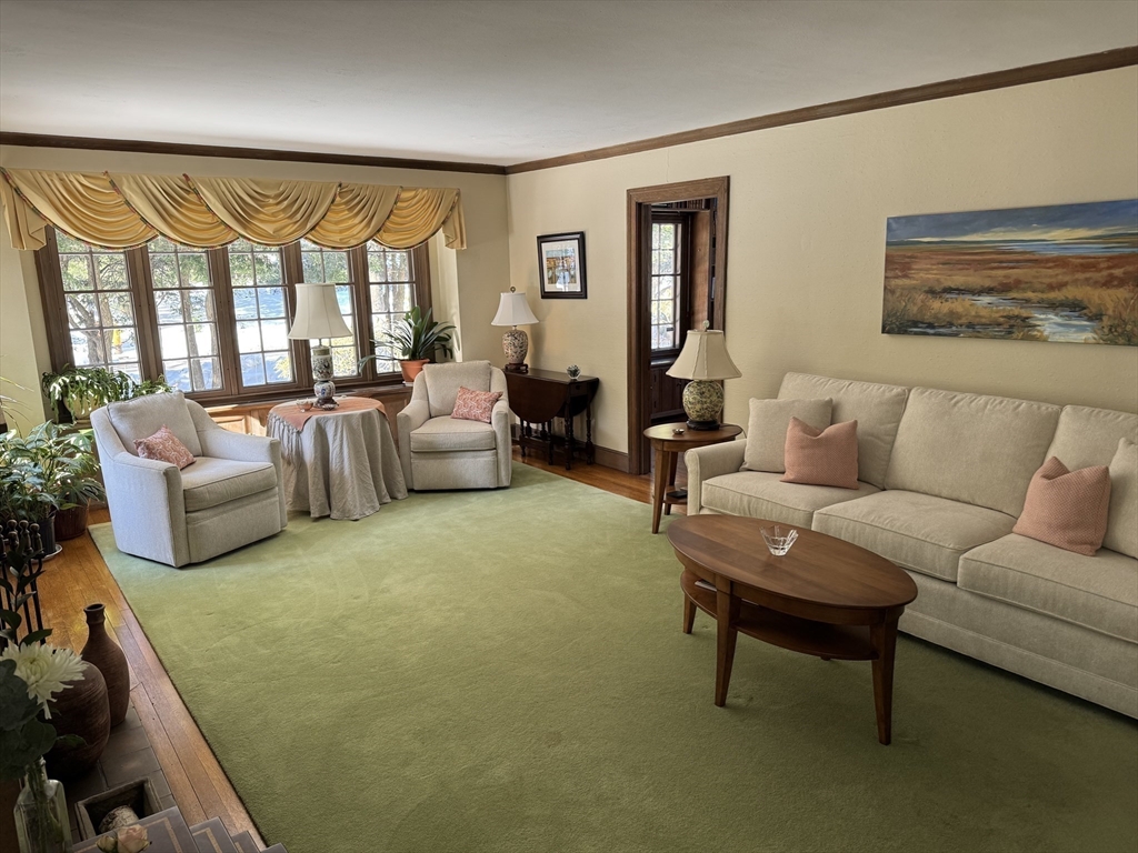 49 Metcalf Street Worcester, MA 01609 - Photo 9 of 38