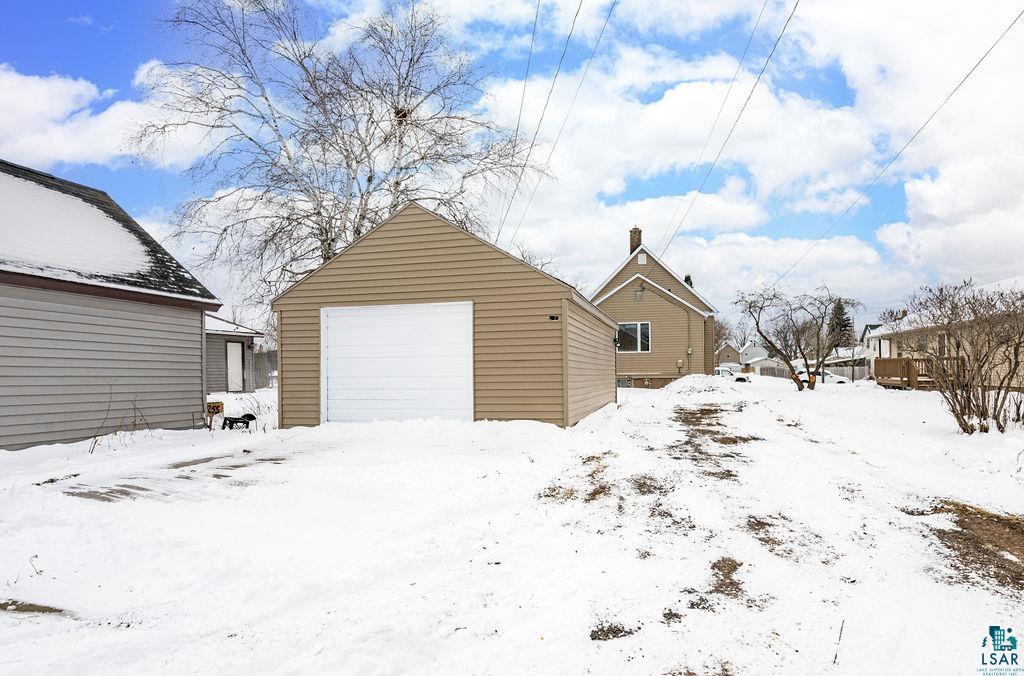 722 Fisher Avenue Superior, WI 54880 - Photo 3 of 22