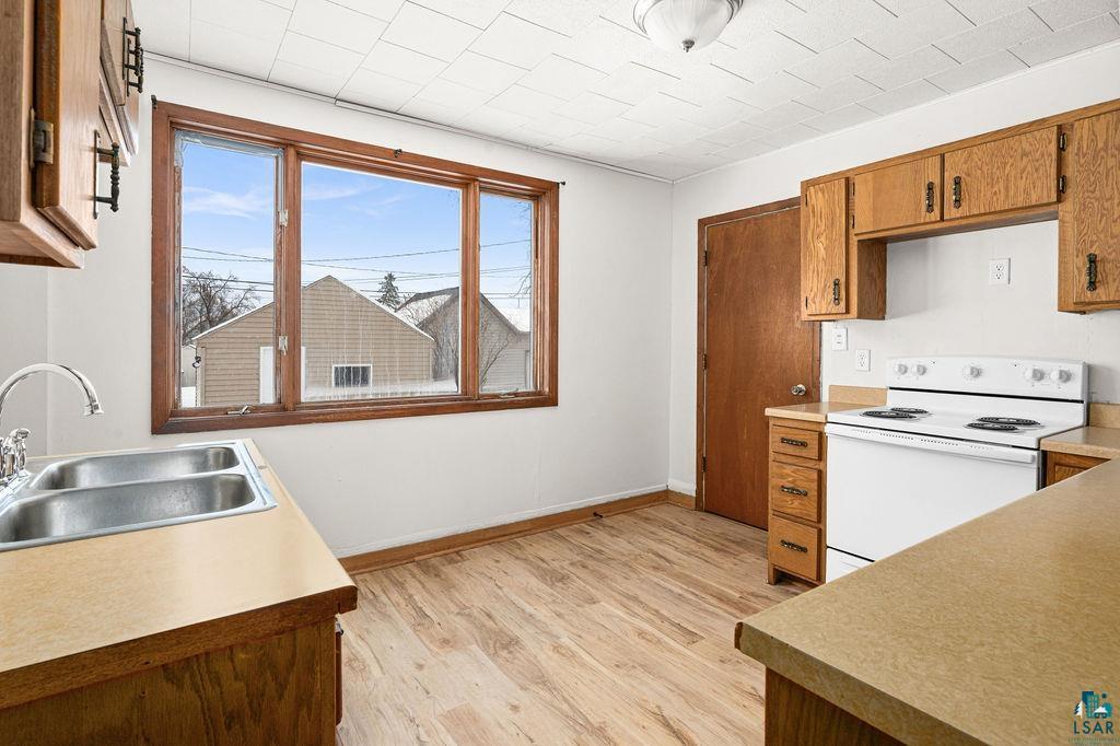 722 Fisher Avenue Superior, WI 54880 - Photo 7 of 22