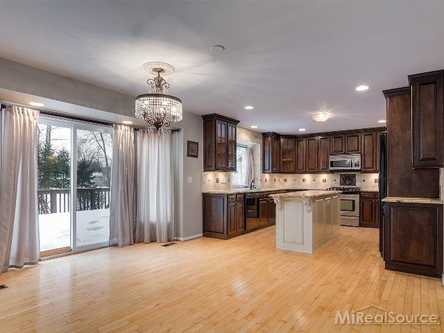 1948 South Shore Drive Rochester Hills, MI 48307 - Photo 8 of 20