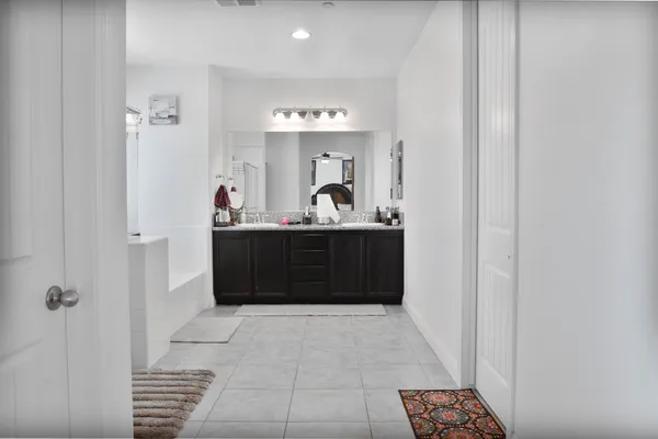 $569,000 | 1714 Graybark Avenue, Clovis, CA 93619