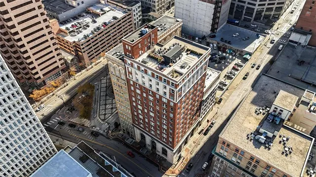 $205,000 | 21 West 10th Street, Unit 5C, Kansas City, MO 64105