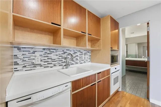 $205,000 | 21 West 10th Street, Unit 5C, Kansas City, MO 64105