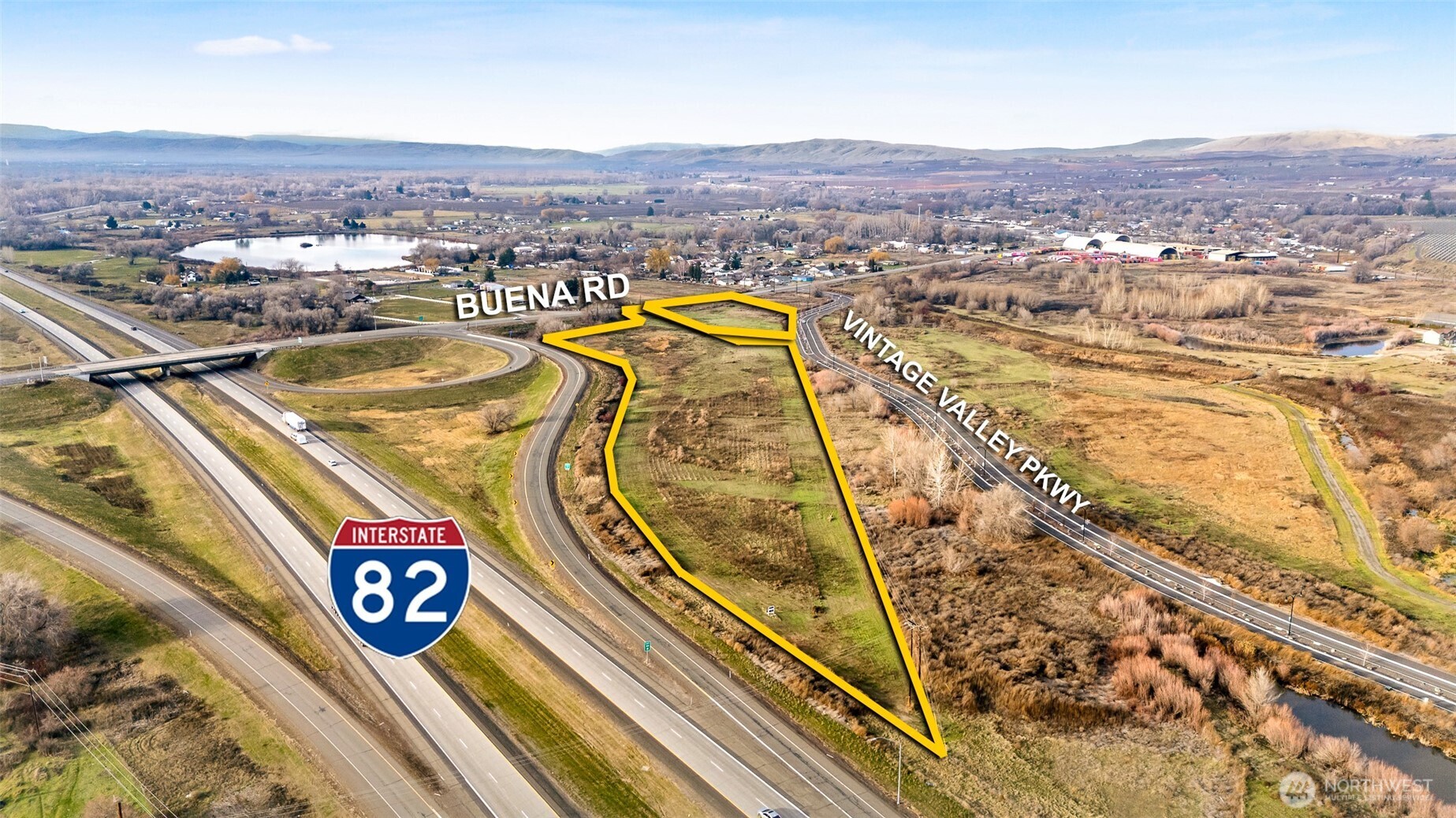 0 Buena Road Zillah, WA 98953 - Photo 2 of 13 a view of a city