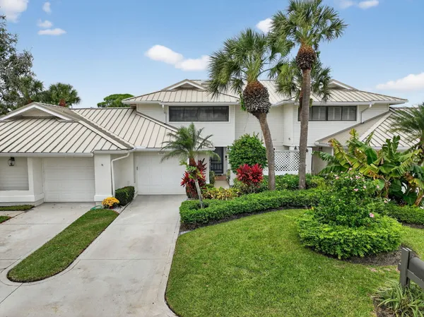 $525,000 | 5650 Southeast Foxcross Place, Stuart, FL 34997