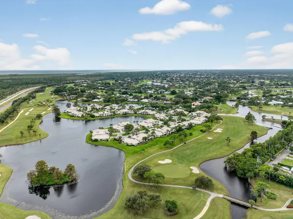 $525,000 | 5650 Southeast Foxcross Place, Stuart, FL 34997