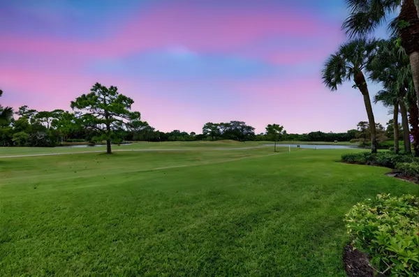 $525,000 | 5650 Southeast Foxcross Place, Stuart, FL 34997