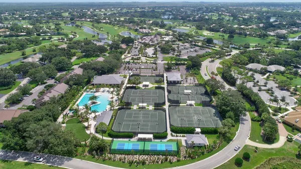 $525,000 | 5650 Southeast Foxcross Place, Stuart, FL 34997