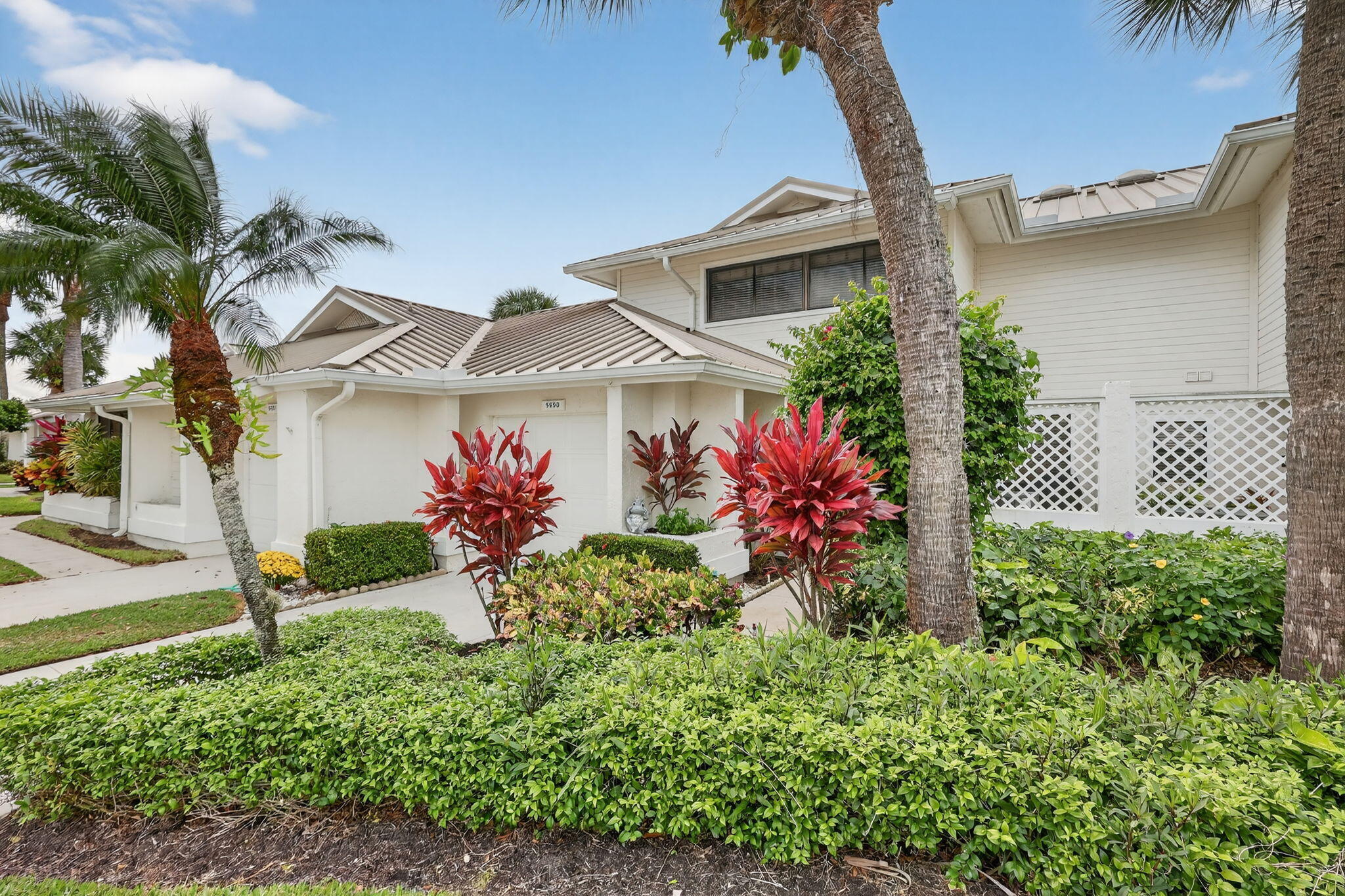 5650 Southeast Foxcross Place Stuart, FL 34997 - Photo 5 of 62 2-web-or-mls-7R7A8935