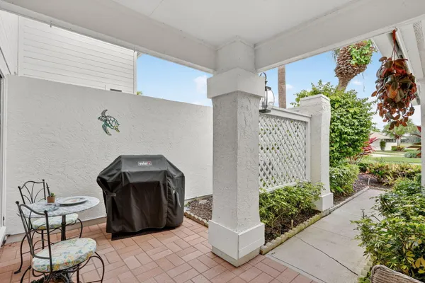 $525,000 | 5650 Southeast Foxcross Place, Stuart, FL 34997