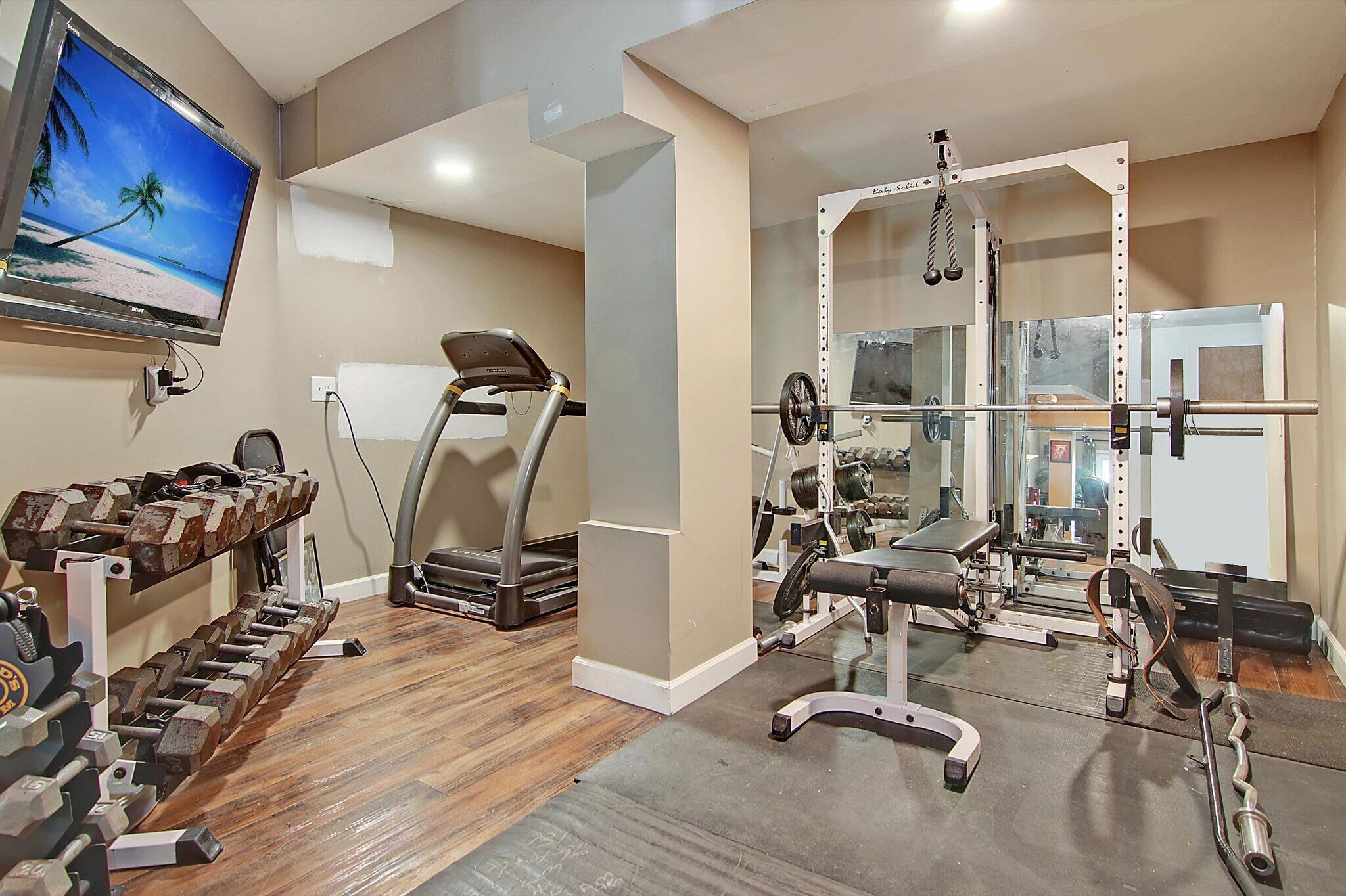 2128 Sandy Point Lane Mount Pleasant, SC 29466 - Photo 20 of 67 2128 Sandy Point weight room