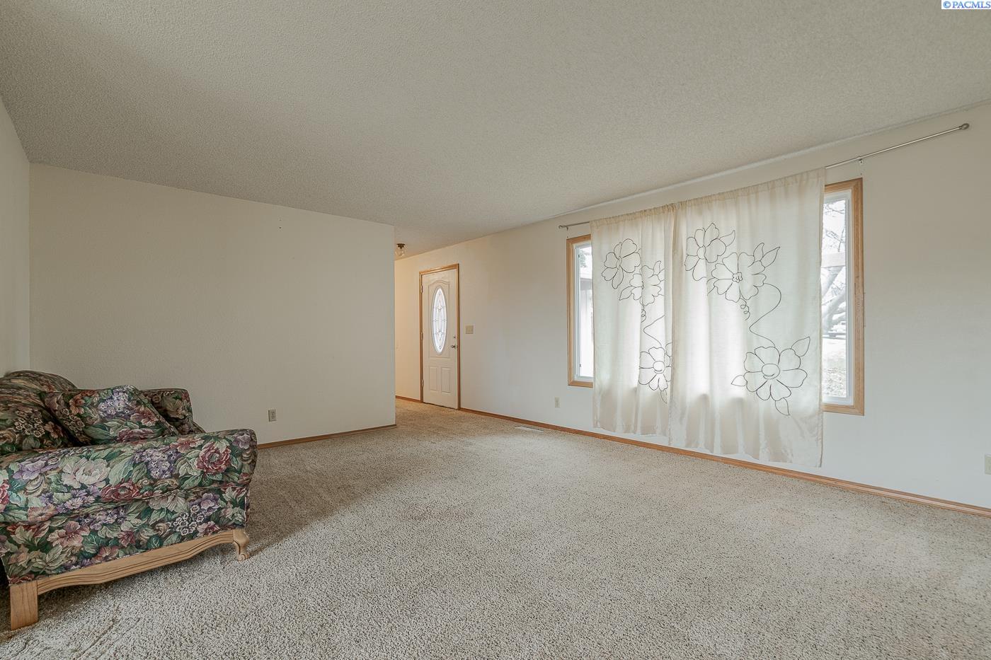 103307 East Vaca Road Kennewick, WA 99338 - Photo 11 of 25 Gallery Image 11