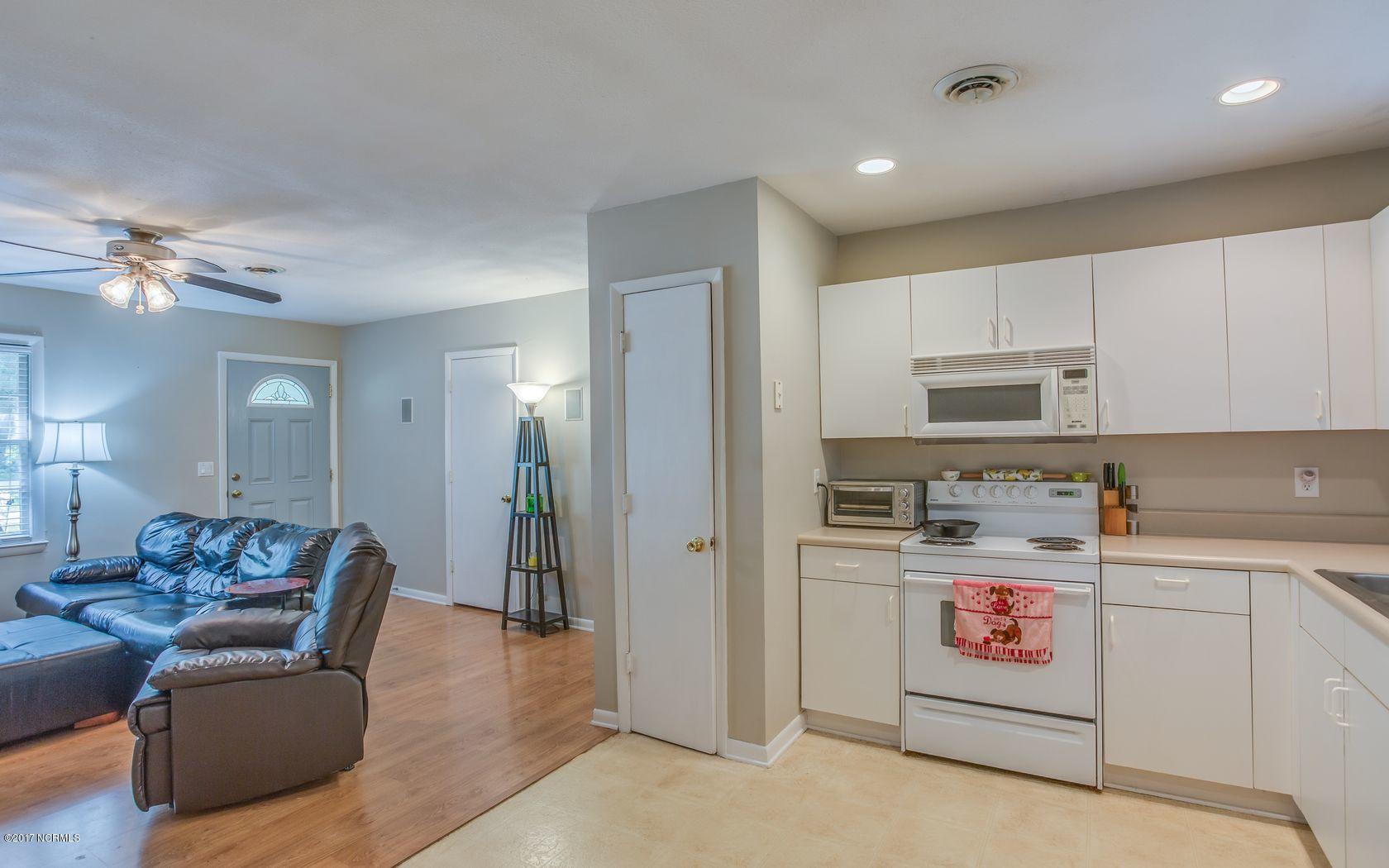 1010 Spring Branch Road Wilmington, NC 28405 - Photo 7 of 22 4