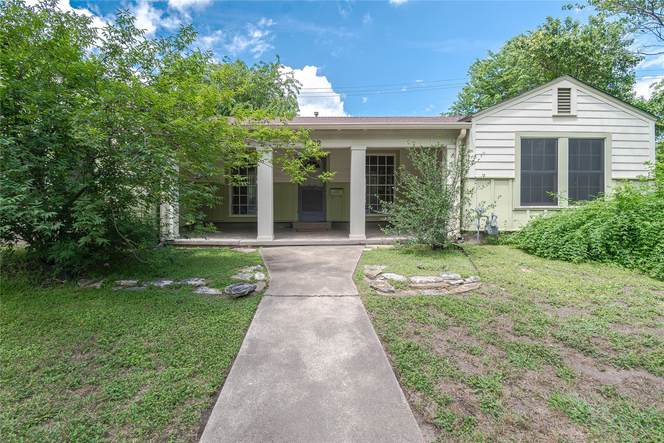 1202 Norwood Road Austin, TX 78722 - Photo 7 of 37