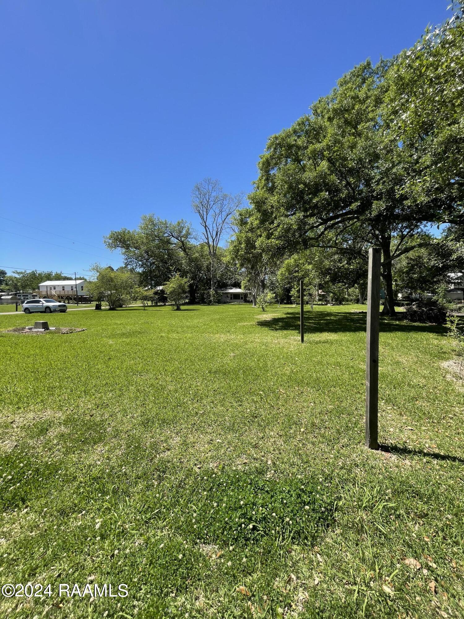 4903 Dolphin New Iberia, LA 70560 - Photo 5 of 7 1FAB38A0-318E-46EF-A632-84D566CD5530