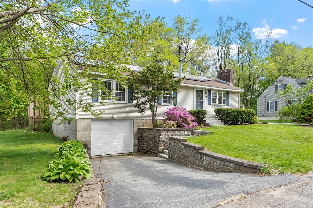 7 Squannacook Terrace Townsend, MA 01469 - Photo 2 of 36