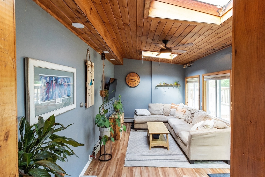 7 Squannacook Terrace Townsend, MA 01469 - Photo 3 of 36