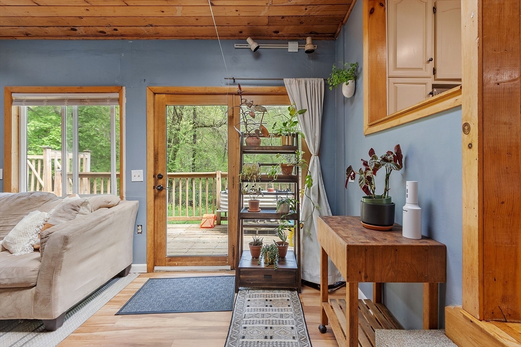 7 Squannacook Terrace Townsend, MA 01469 - Photo 8 of 36