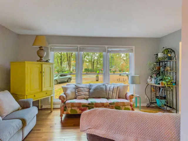 $2,300 | 104 Dawnshire Court, Summerville, SC 29485