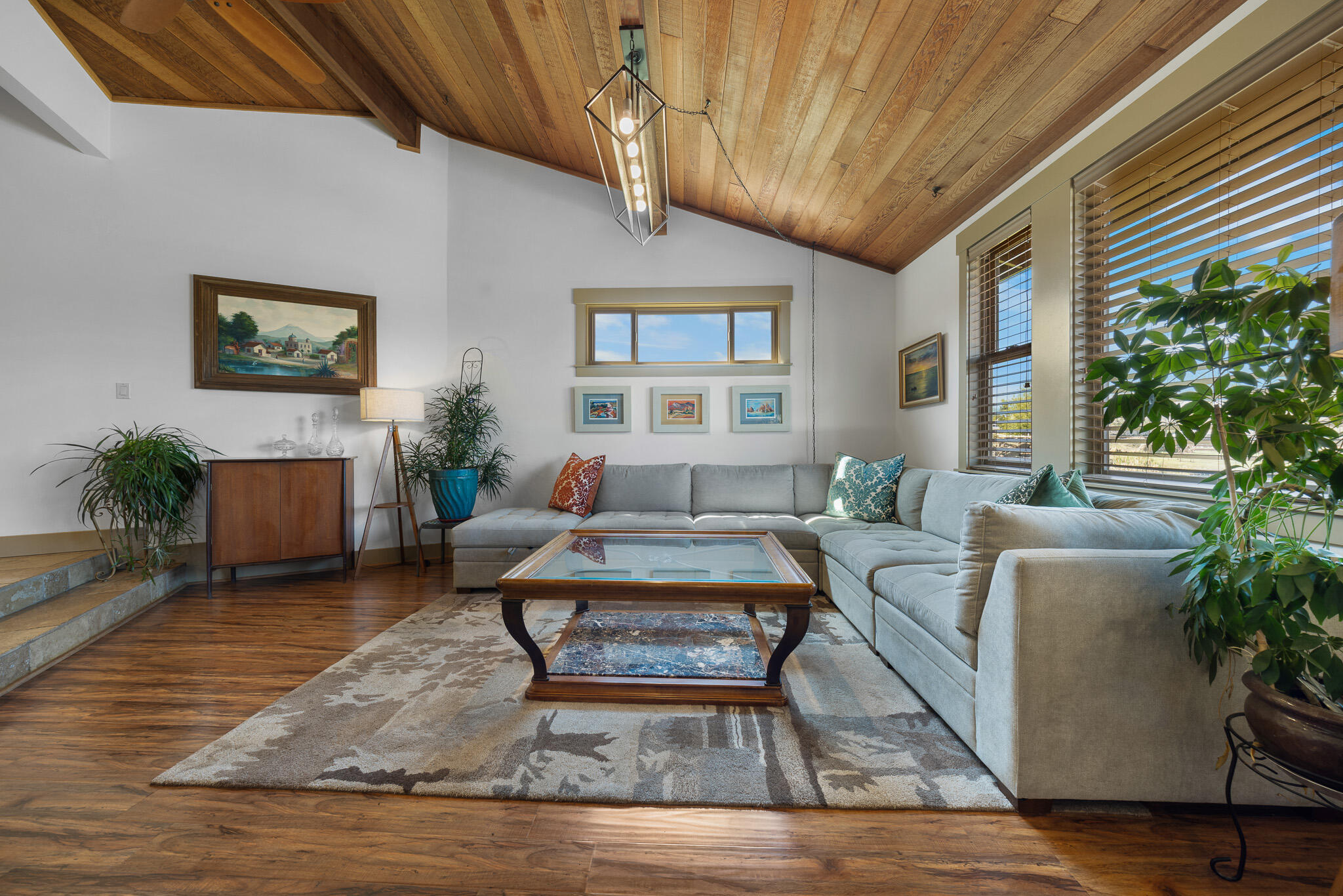 61794 Wickiup Road Bend, OR 97702 - Photo 9 of 85 Vaulted ceiling