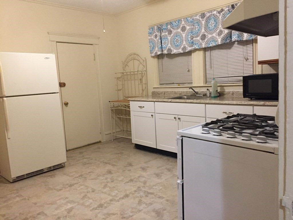 56 Westmore Road Boston, MA 02126 - Photo 6 of 23 Gallery Image 6