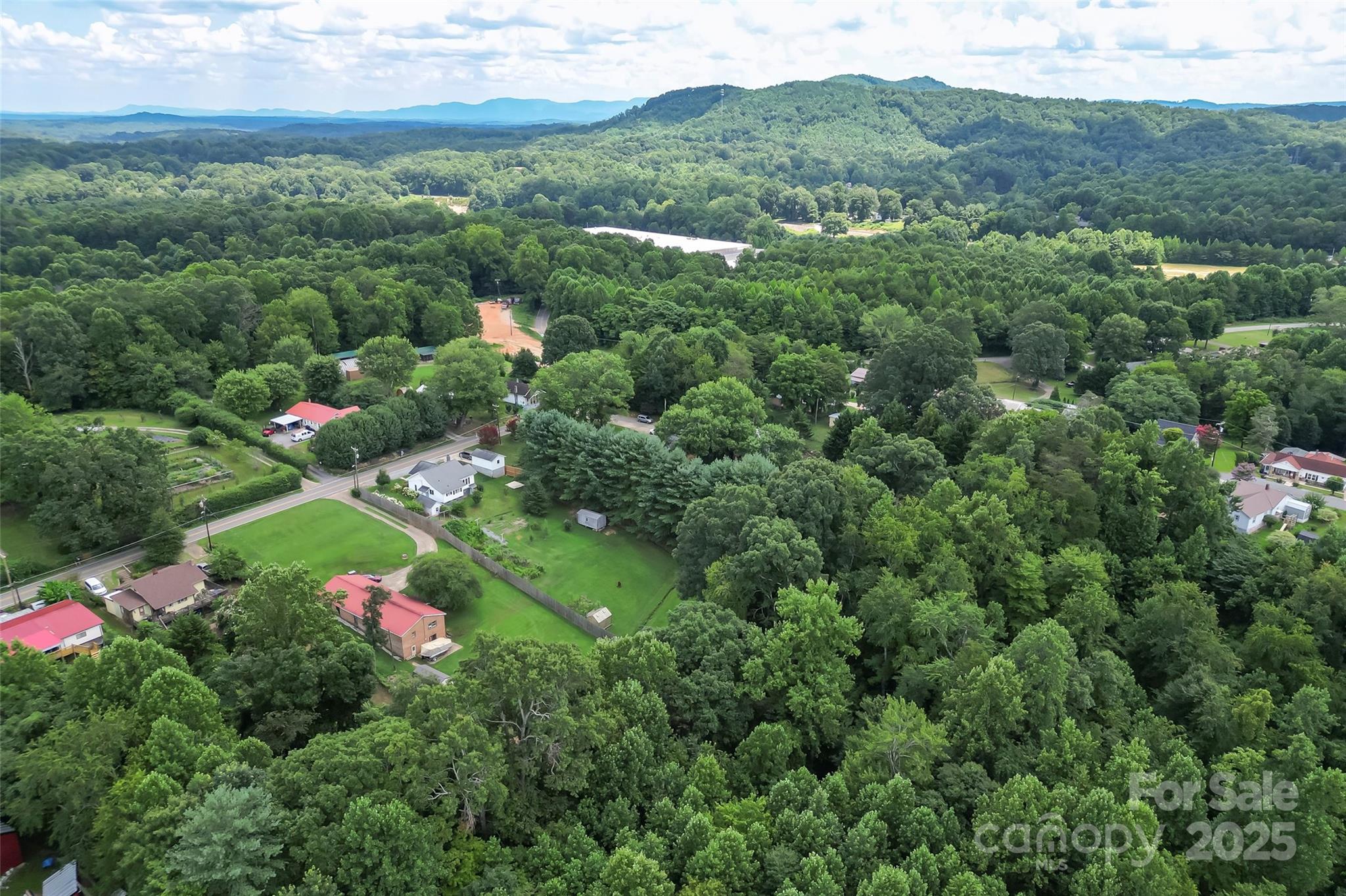 497 Ridge Road Marion, NC 28752 - Photo 33 of 39 Gallery Image 33