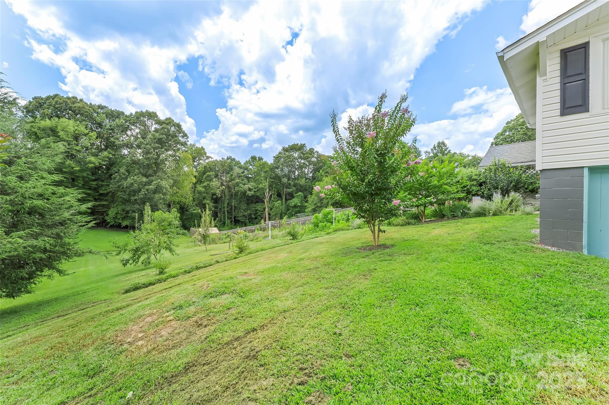 497 Ridge Road Marion, NC 28752 - Photo 6 of 39 Gallery Image 6