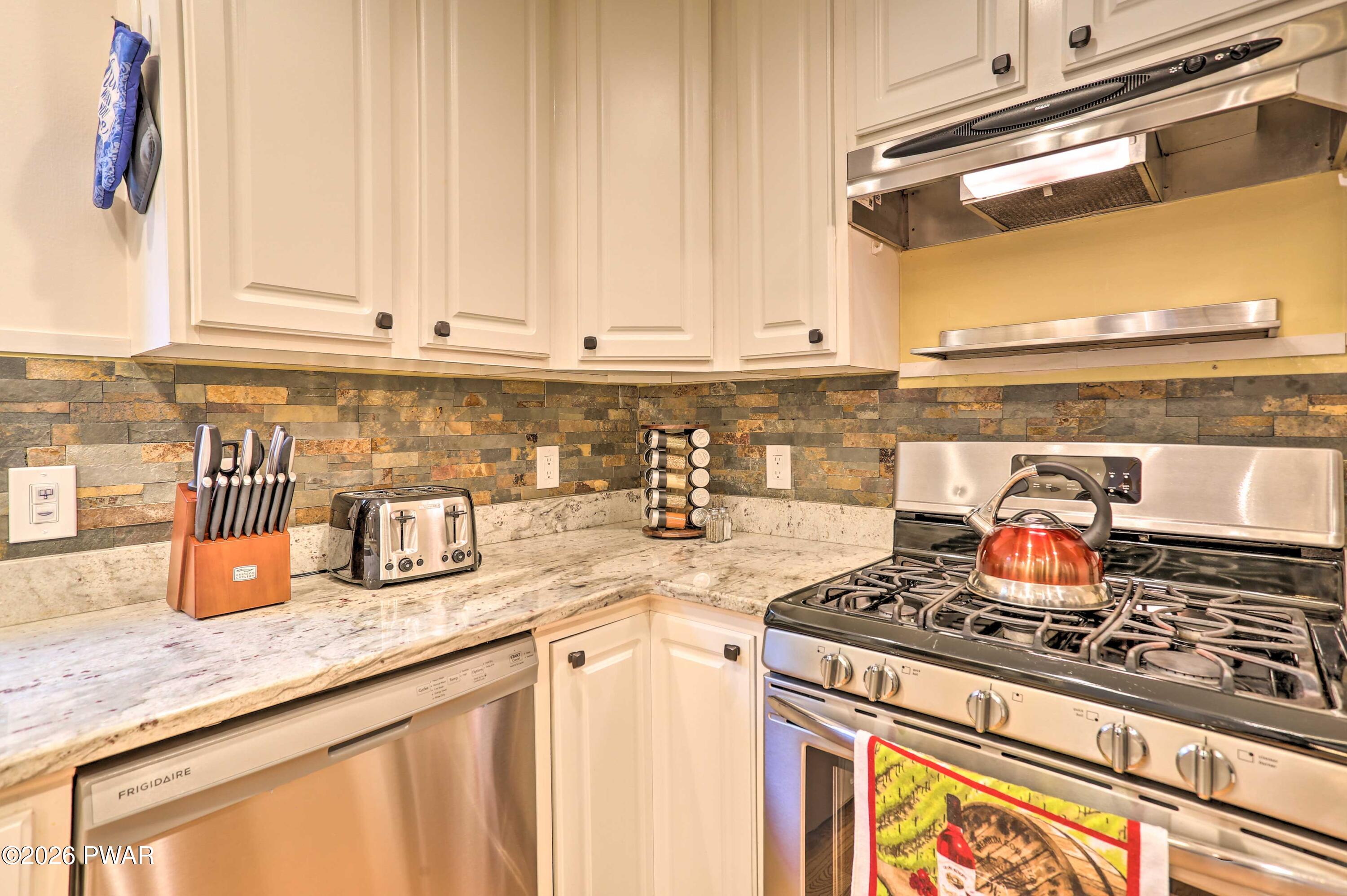 165 Rockway Road Lake Ariel, PA 18436 - Photo 17 of 113 Gallery Image 17