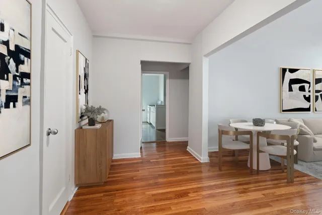 $320,000 | 90 Schenck Avenue, Unit 2L, Great Neck, NY 11021