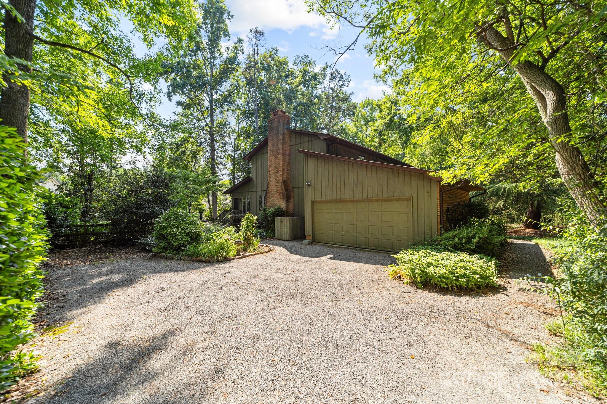 536 Pine Road Davidson, NC 28036 - Photo 3 of 44 Gallery Image 3