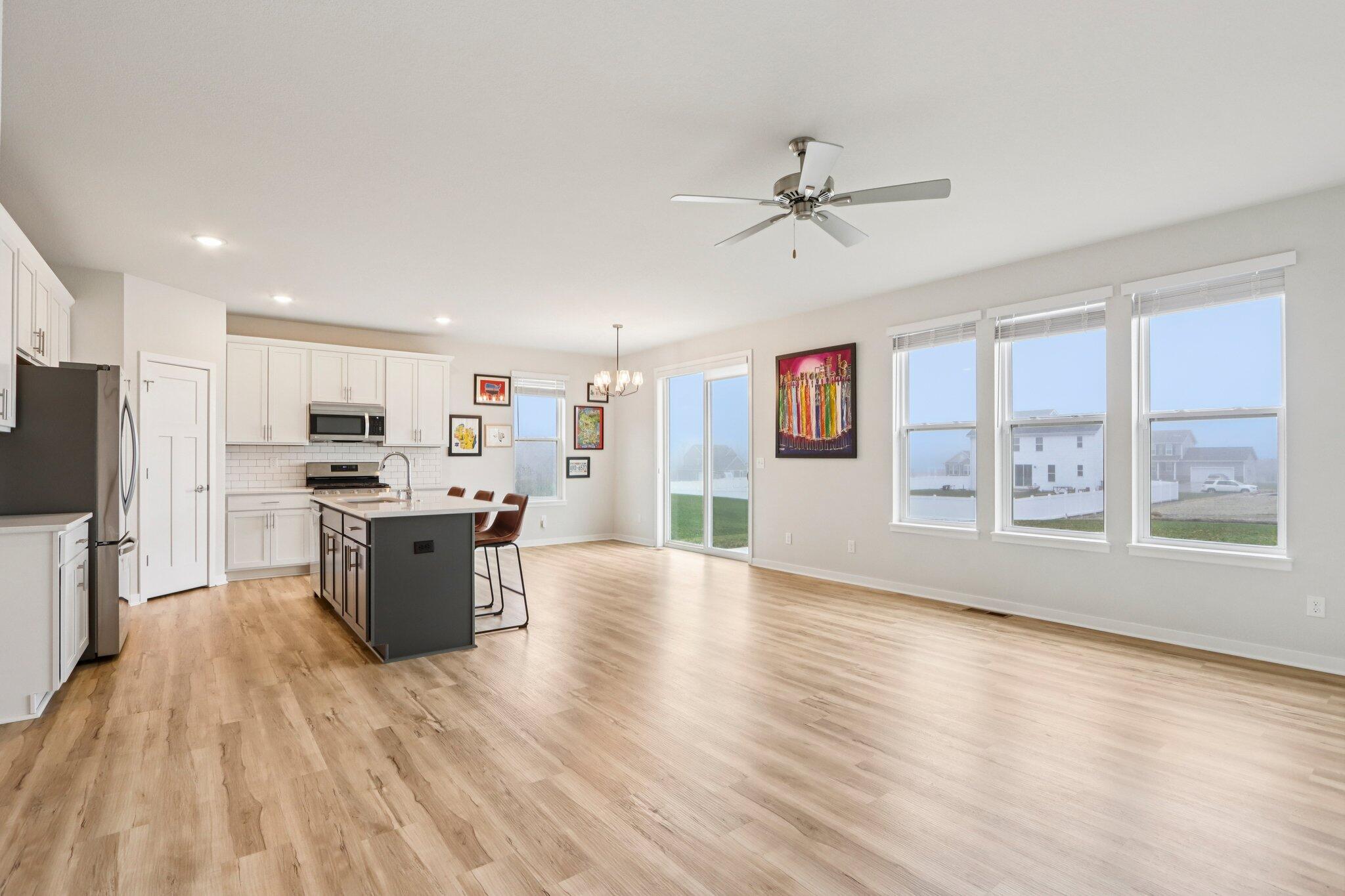 4329 19th Street Kenosha, WI 53144 - Photo 9 of 36 Living Area