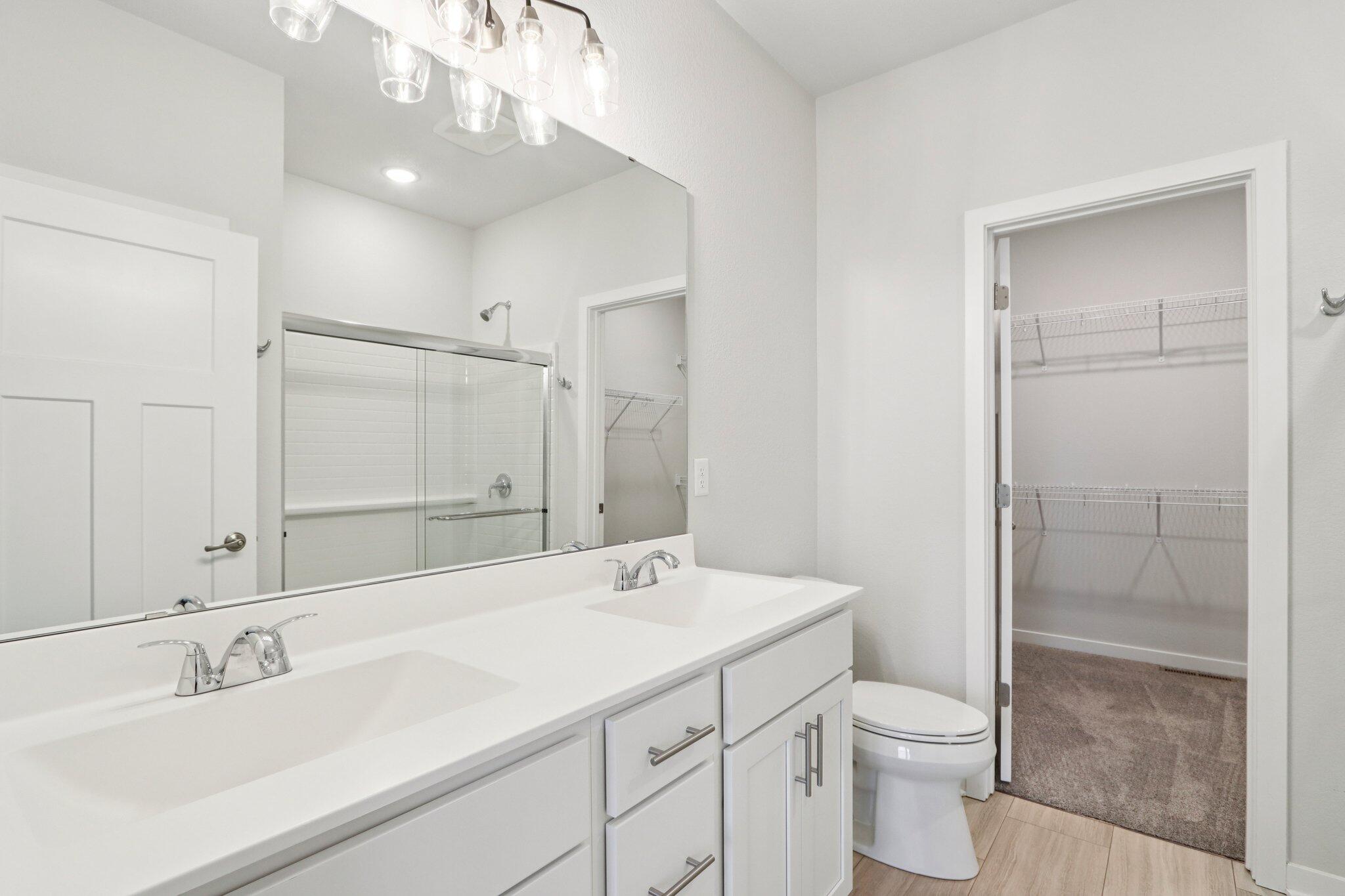 4329 19th Street Kenosha, WI 53144 - Photo 17 of 36 Primary Bathroom