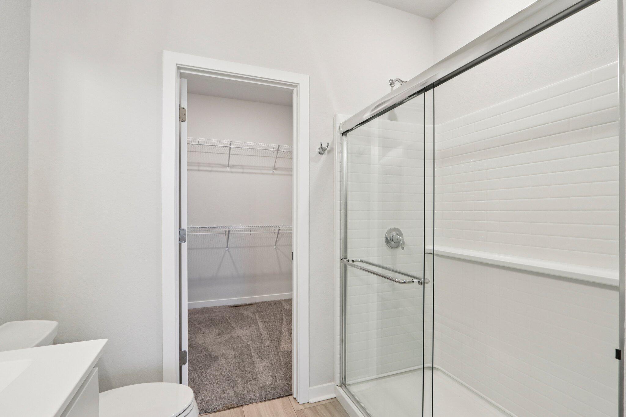 4329 19th Street Kenosha, WI 53144 - Photo 18 of 36 Primary Bathroom