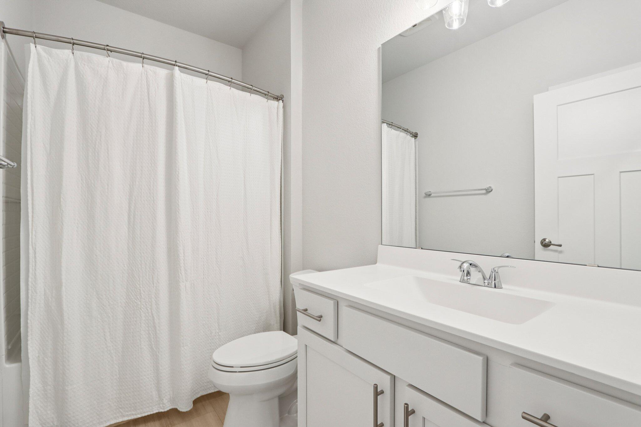 4329 19th Street Kenosha, WI 53144 - Photo 20 of 36 Bathroom 2