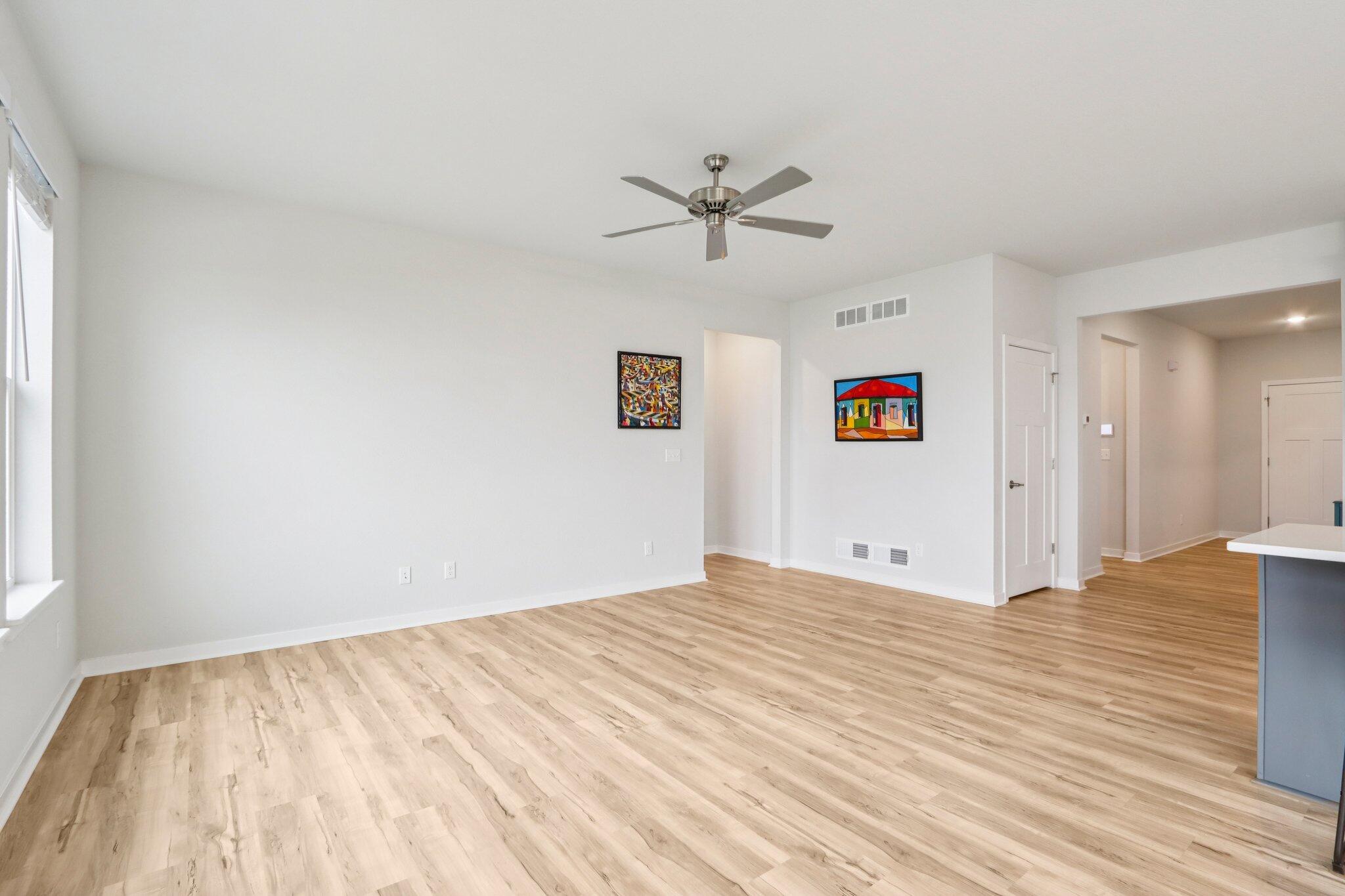 4329 19th Street Kenosha, WI 53144 - Photo 4 of 36 Living Area
