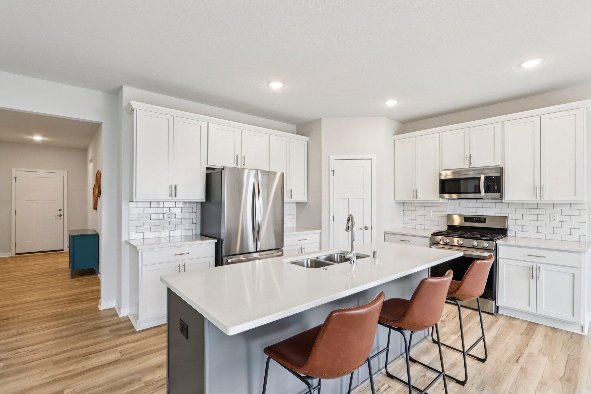 4329 19th Street Kenosha, WI 53144 - Photo 7 of 36 Kitchen