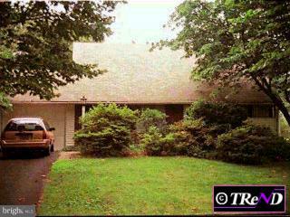 16 Quay Road Levittown, PA 19057 - Photo 1 of 1 Gallery Image 1