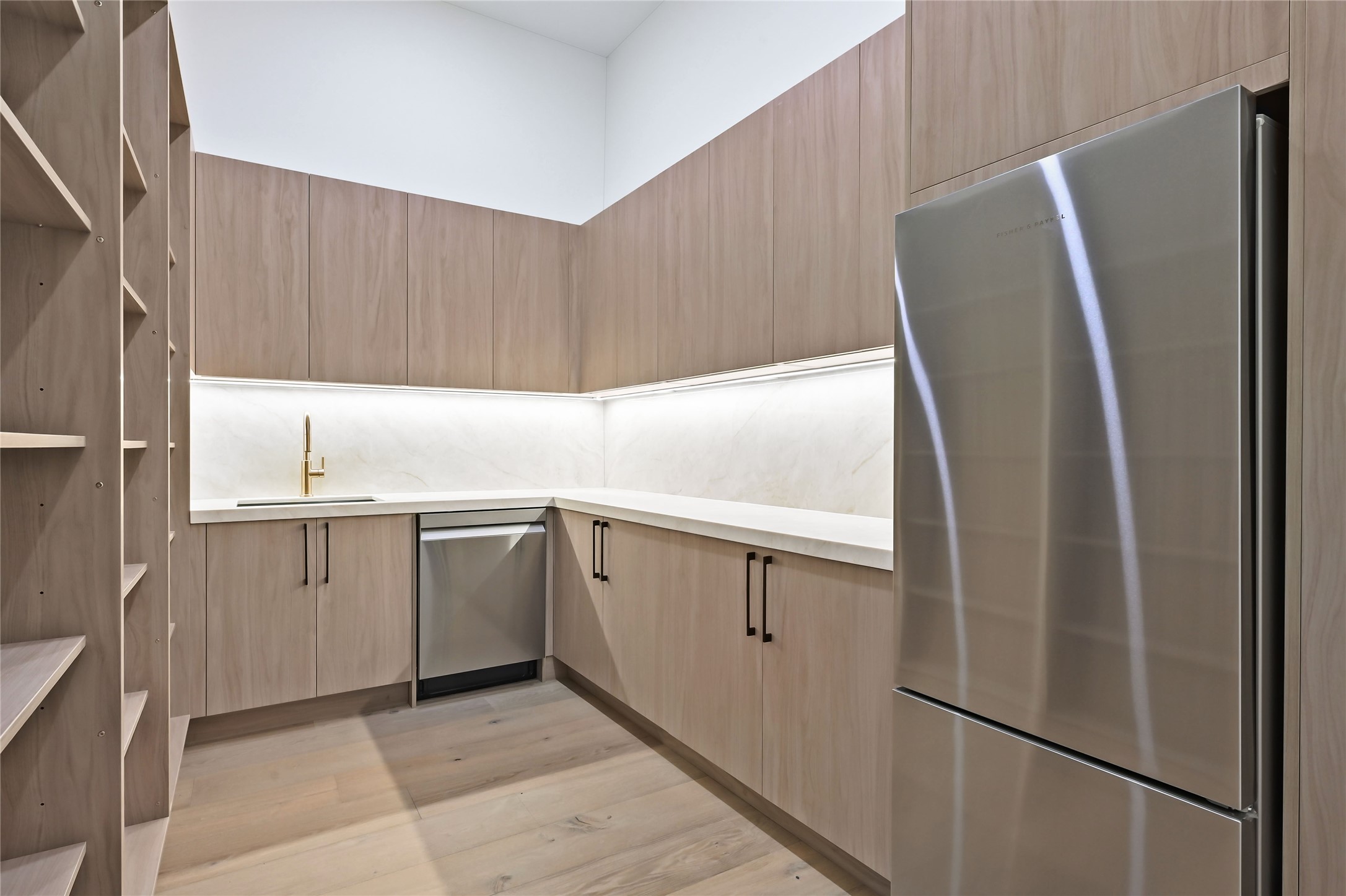1916 Addison Road Houston, TX 77030 - Photo 10 of 19 Gallery Image 10